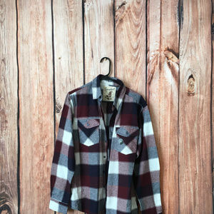 Brand new with tags! Coastal Button Down Shirt (M,